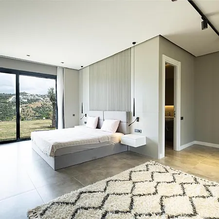 Toscana Yalikavak Sonsuz Havuz Lueks Villada Tatil בודרום